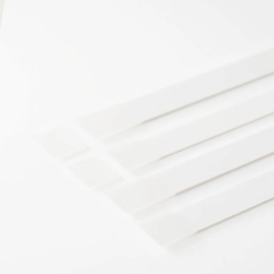 Command Damage-Free Mounting Strips — Medium, White