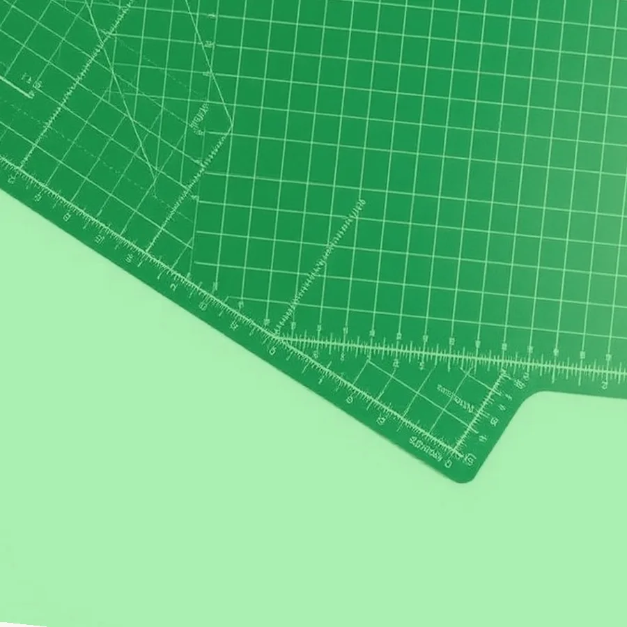 Fiskars Self-Healing Cutting Mat — 18" x 24", Green