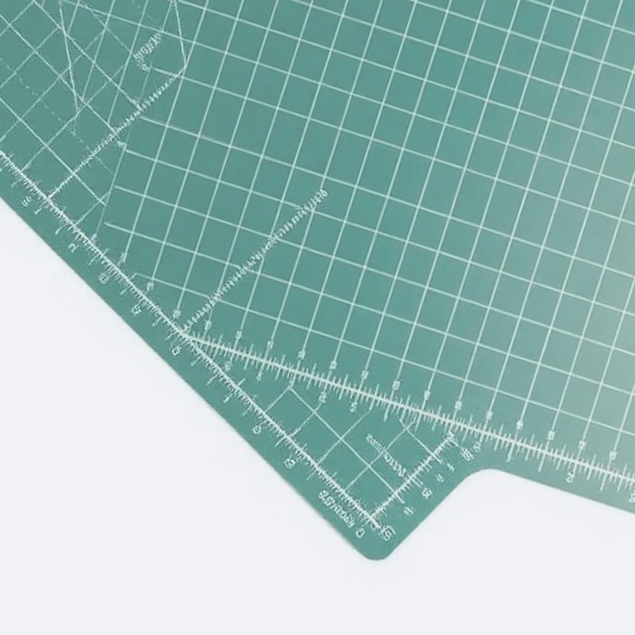 Fiskars Self-Healing Cutting Mat — 18" x 24", Grey