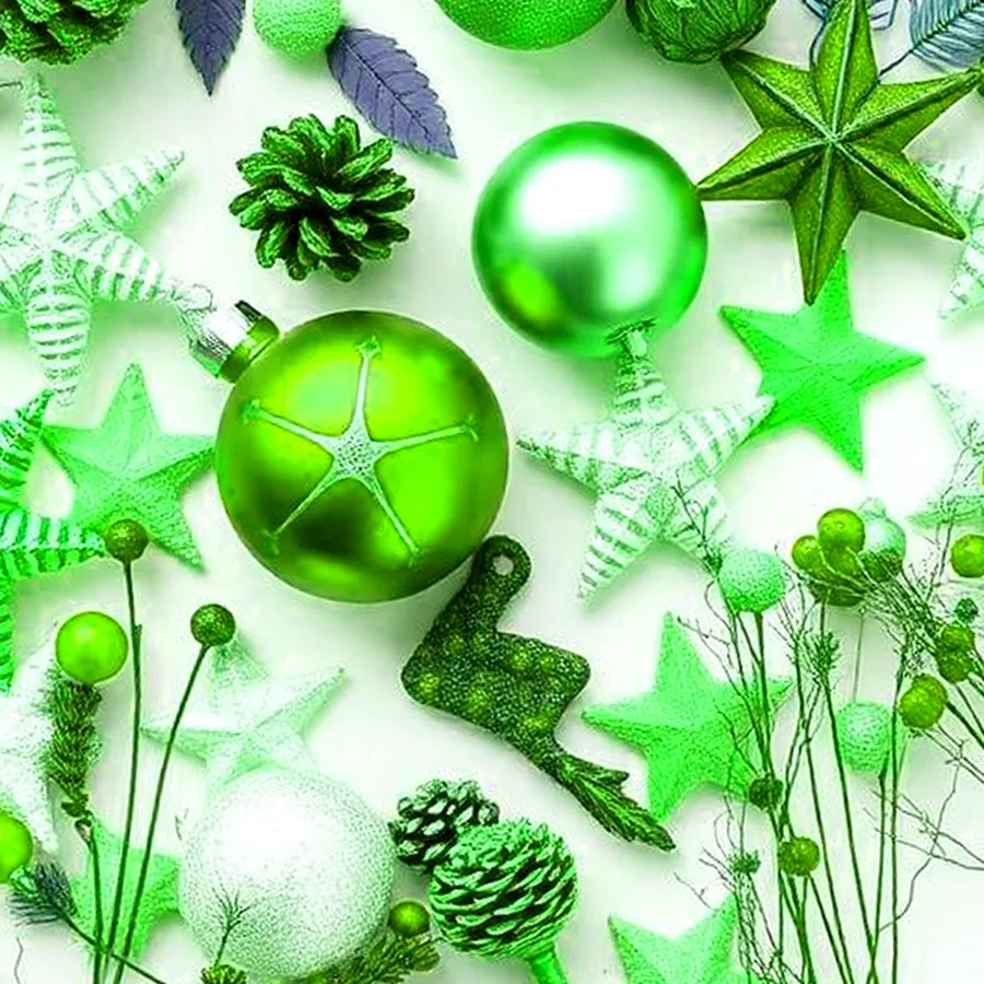 Plaid Seasonal Craft Decor Assortment — Deluxe
