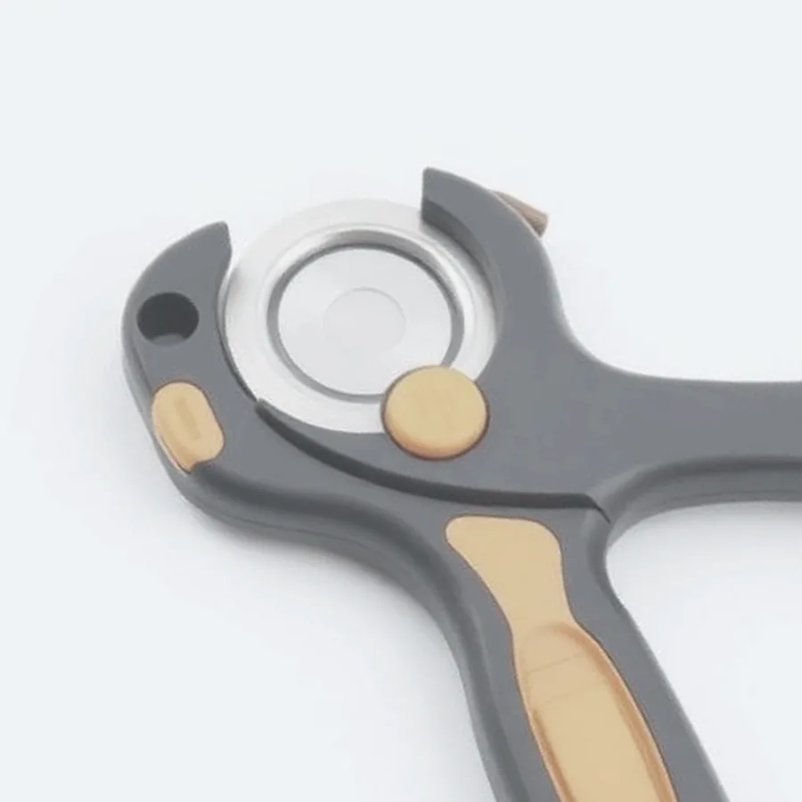 SINGER Ergonomic Rotary Cutter — 28 mm, Grey