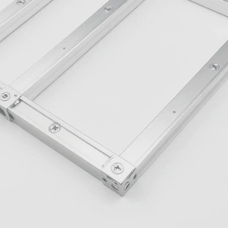 Strathmore Metal Sectional Frame Kit — 20", Silver