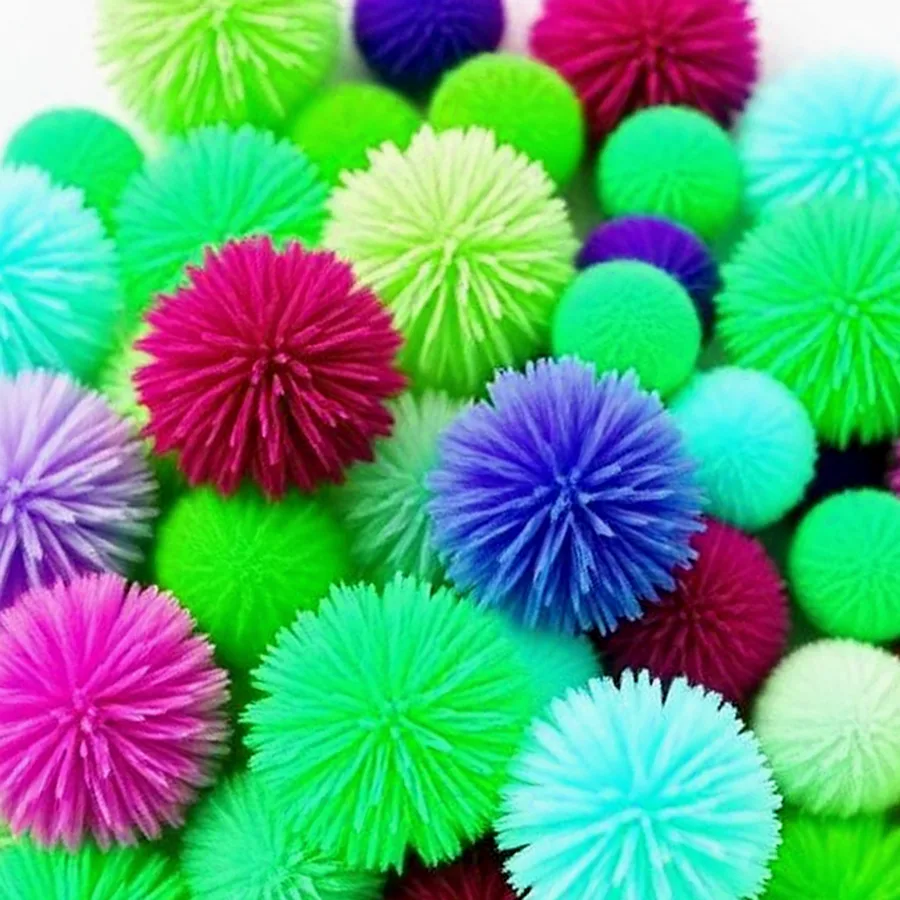 Tulip Craft Pom Pom Assortment — 1/2 inch